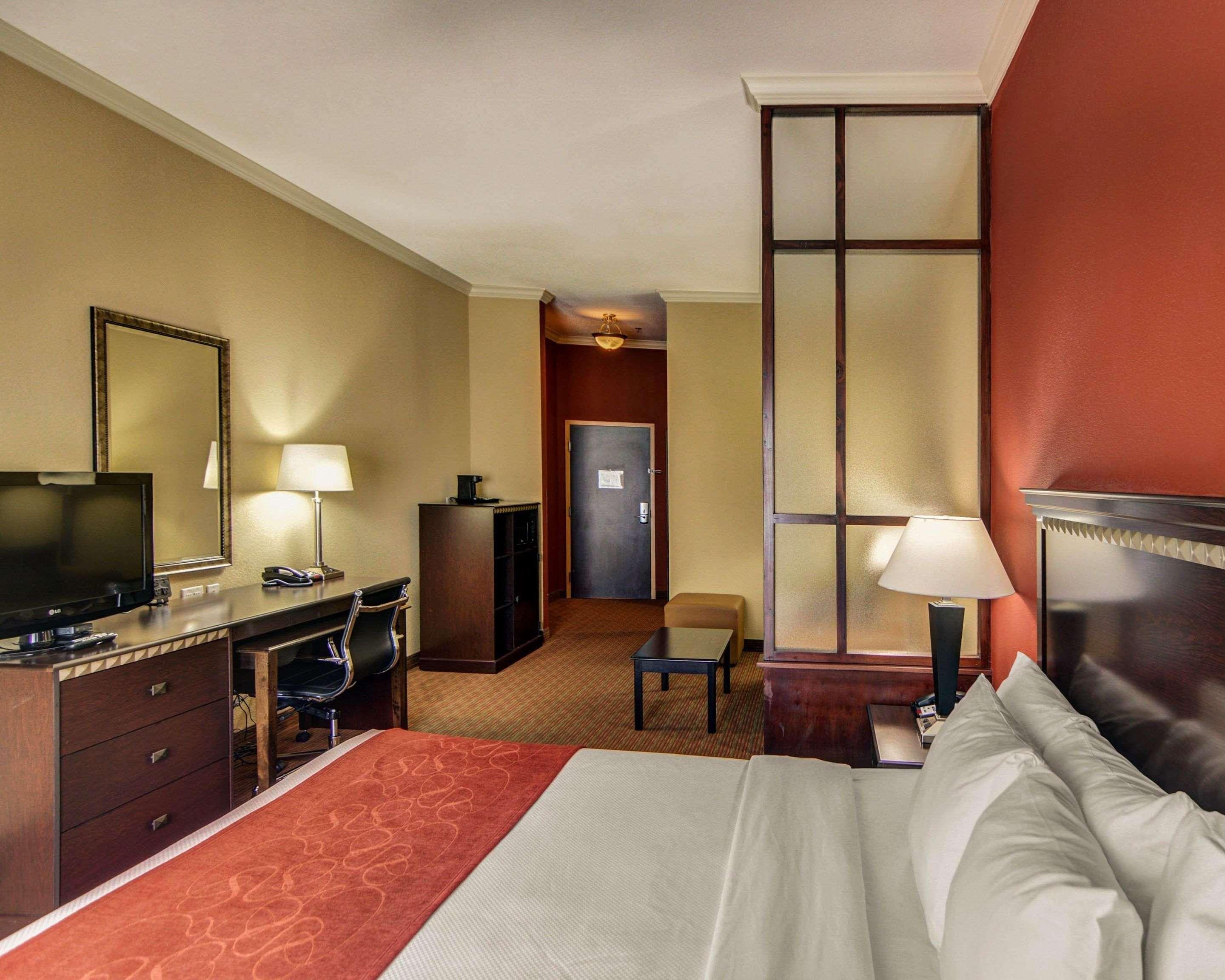 Comfort Suites Fort Worth South Bagian luar foto