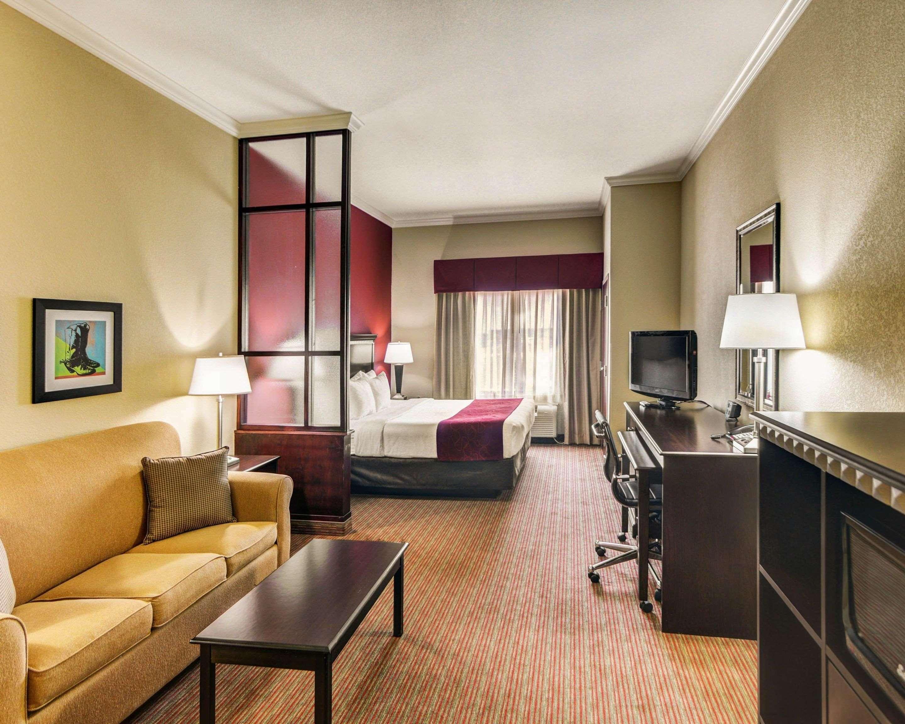 Comfort Suites Fort Worth South Bagian luar foto